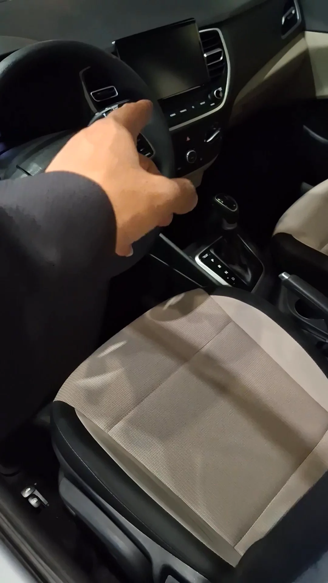 Car video thumbnail 1 of 8