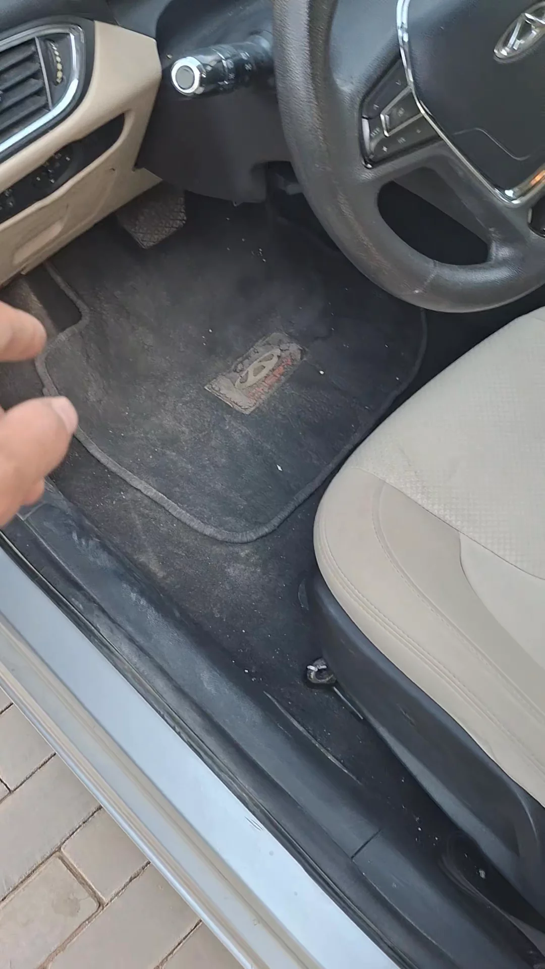 Car video thumbnail 1 of 7