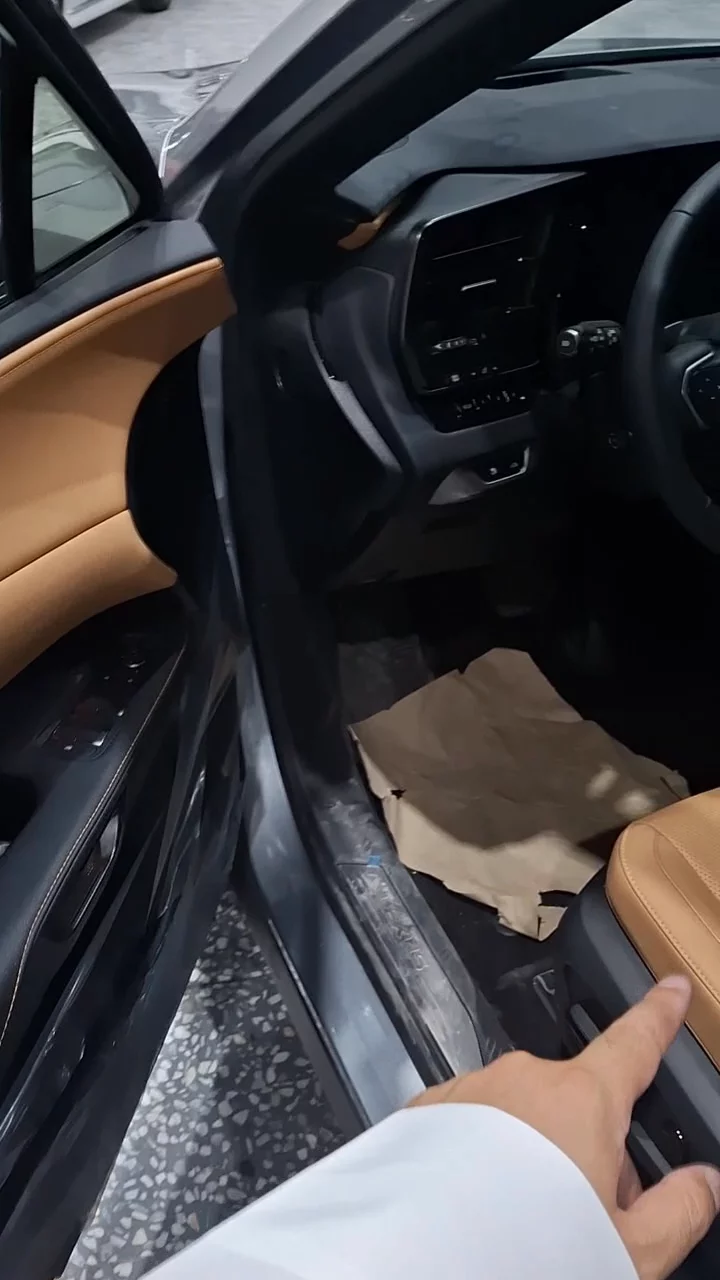 Car video thumbnail 1 of 10