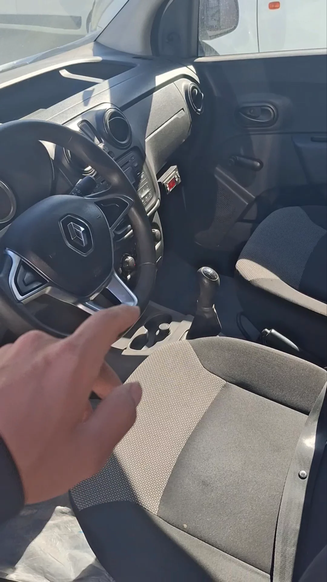 Car video thumbnail 1 of 7