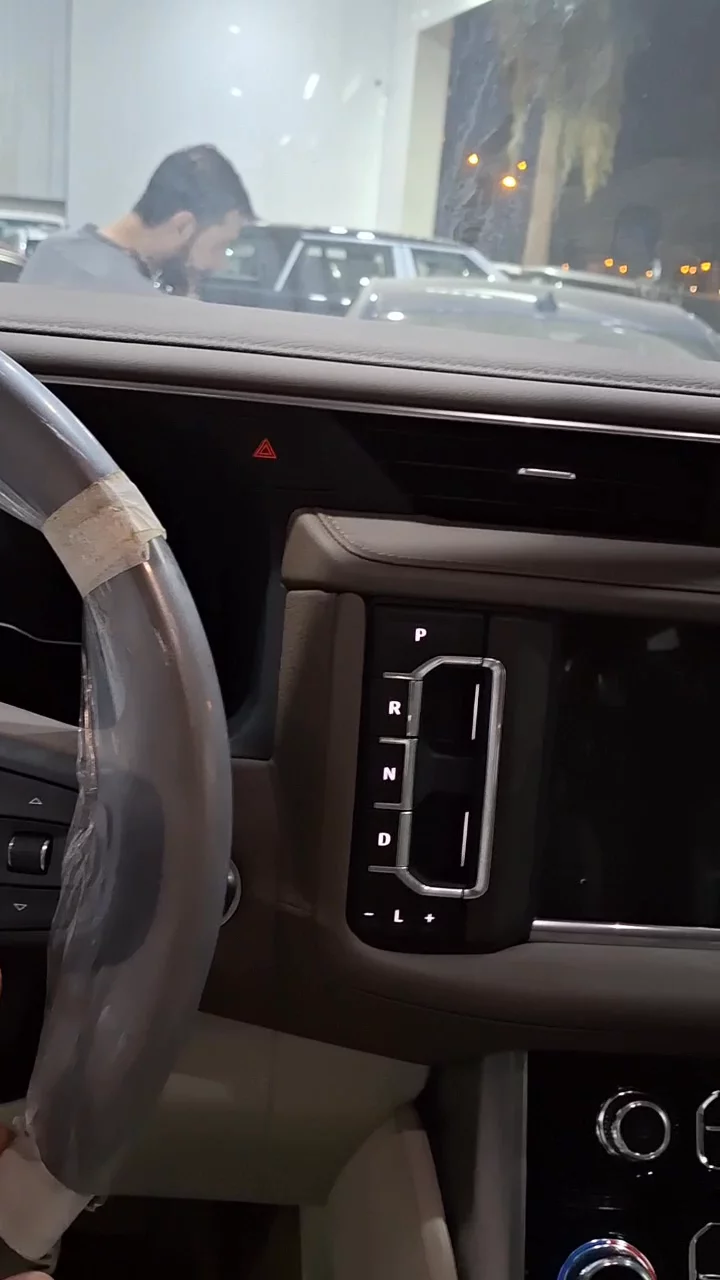 Car video thumbnail 1 of 8