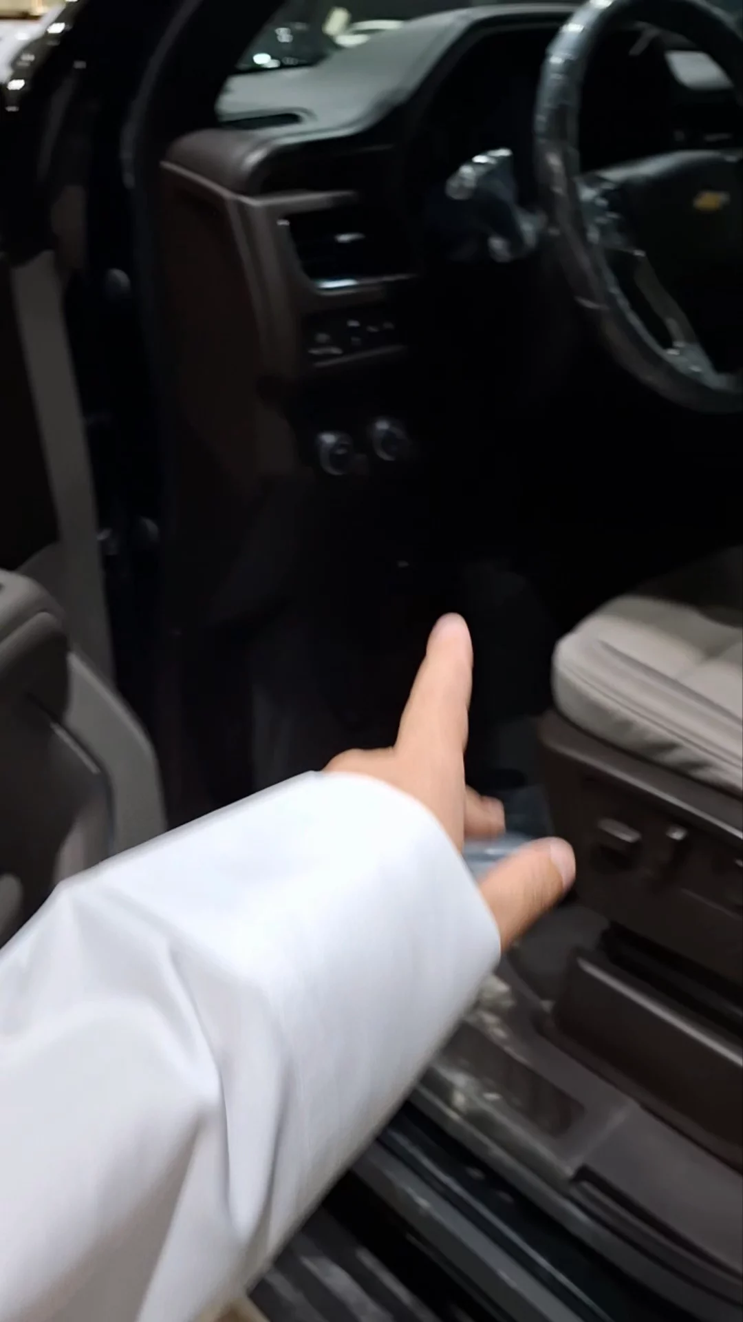 Car video thumbnail 1 of 10