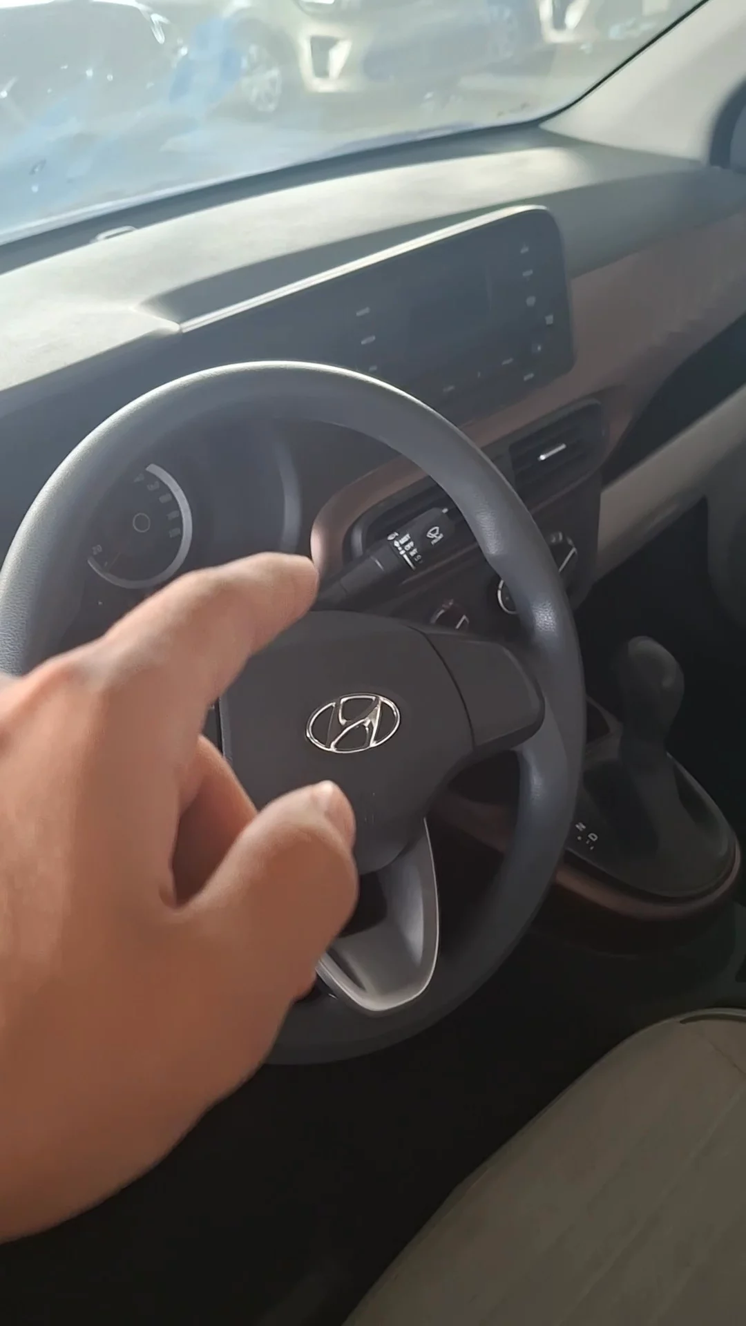 Car video thumbnail 1 of 8