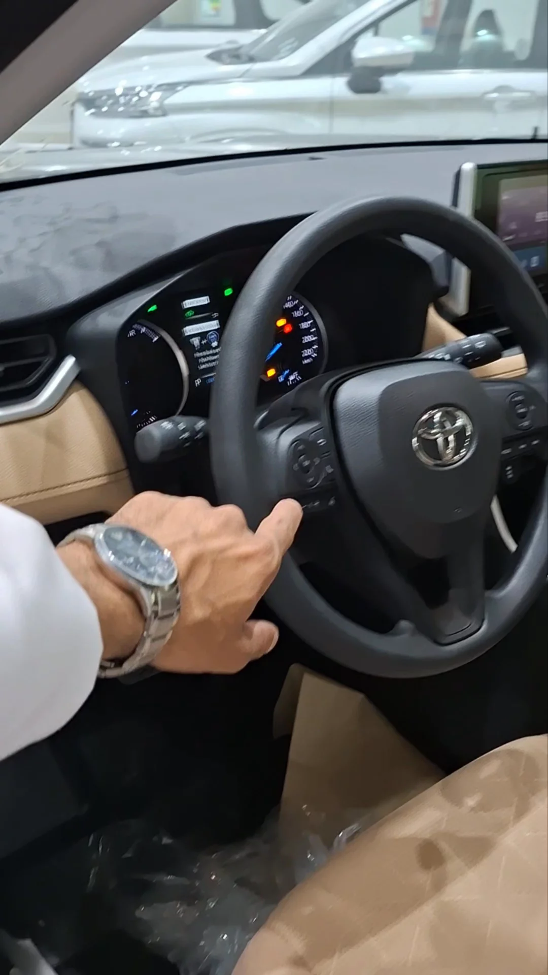 Car video thumbnail 1 of 9