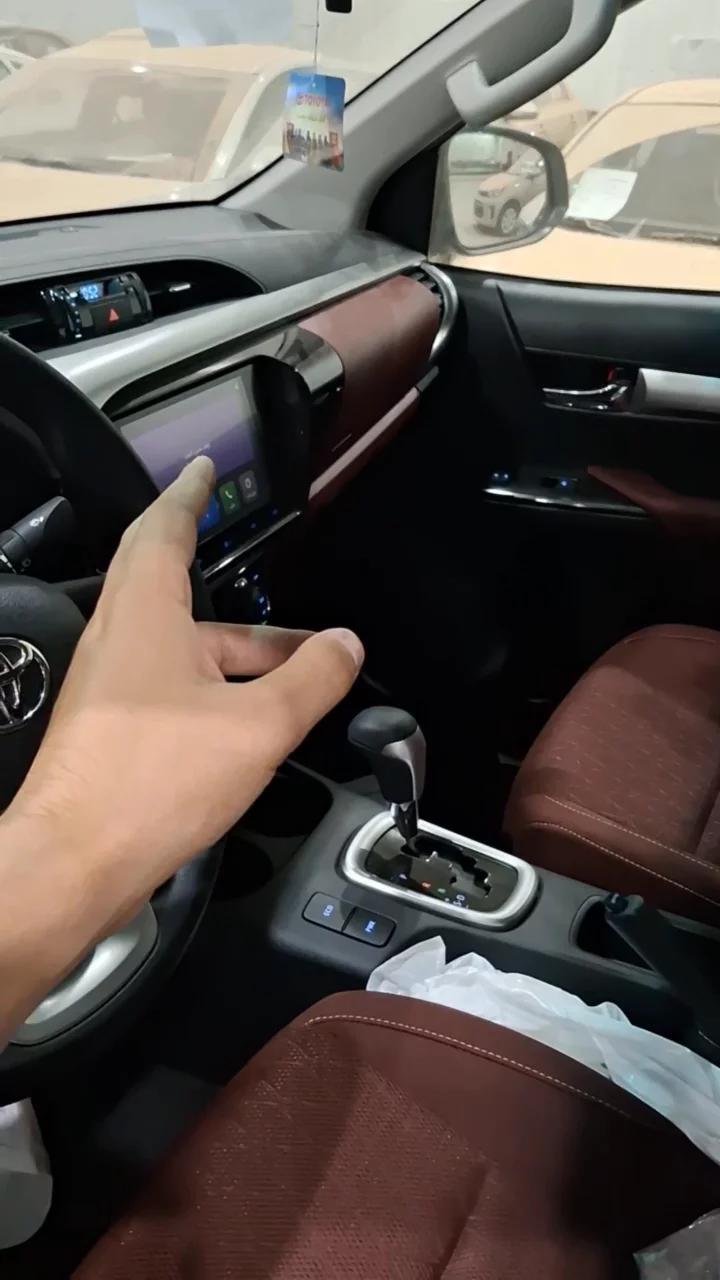 Car video thumbnail 1 of 9