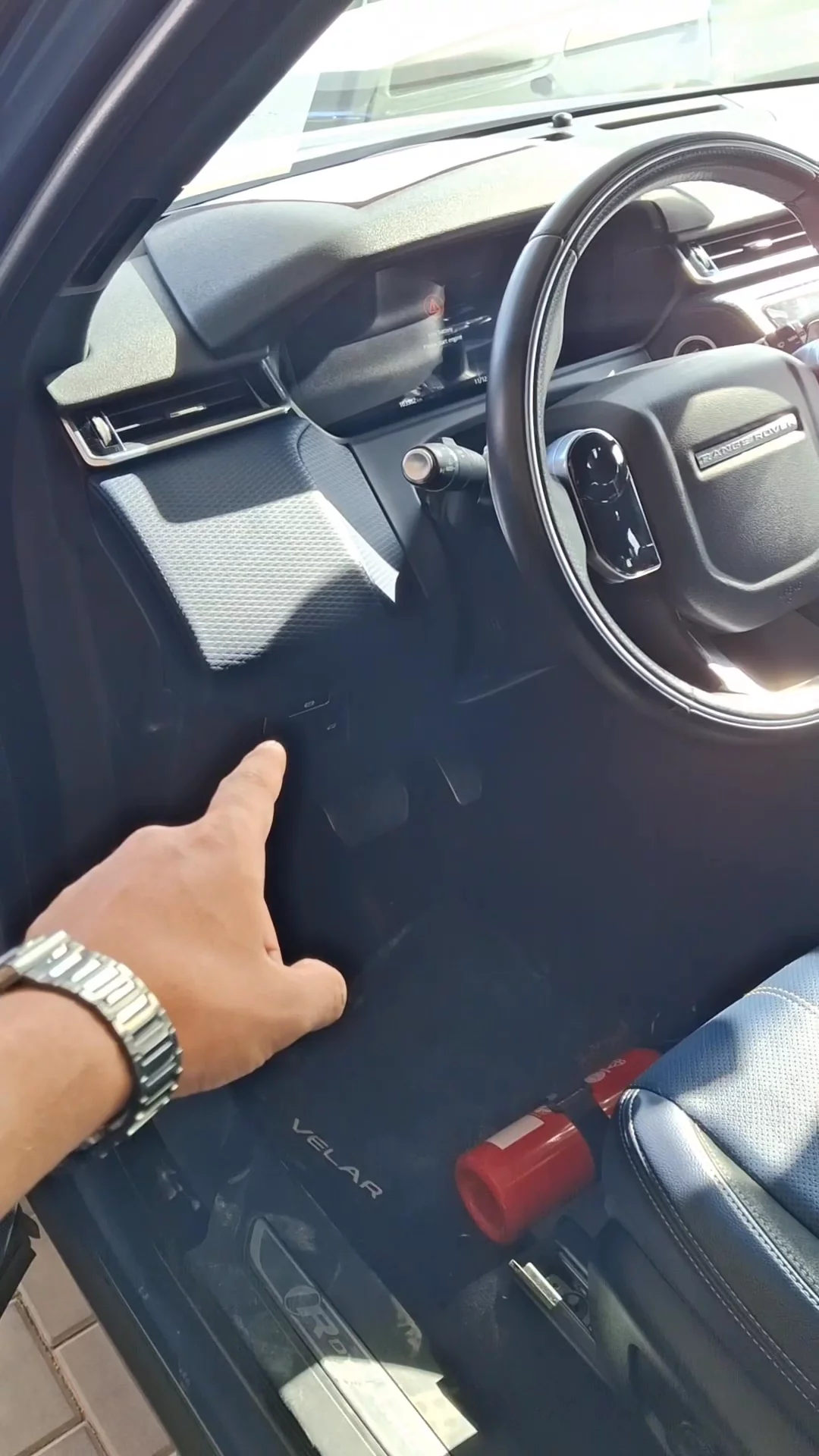 Car video thumbnail 1 of 8