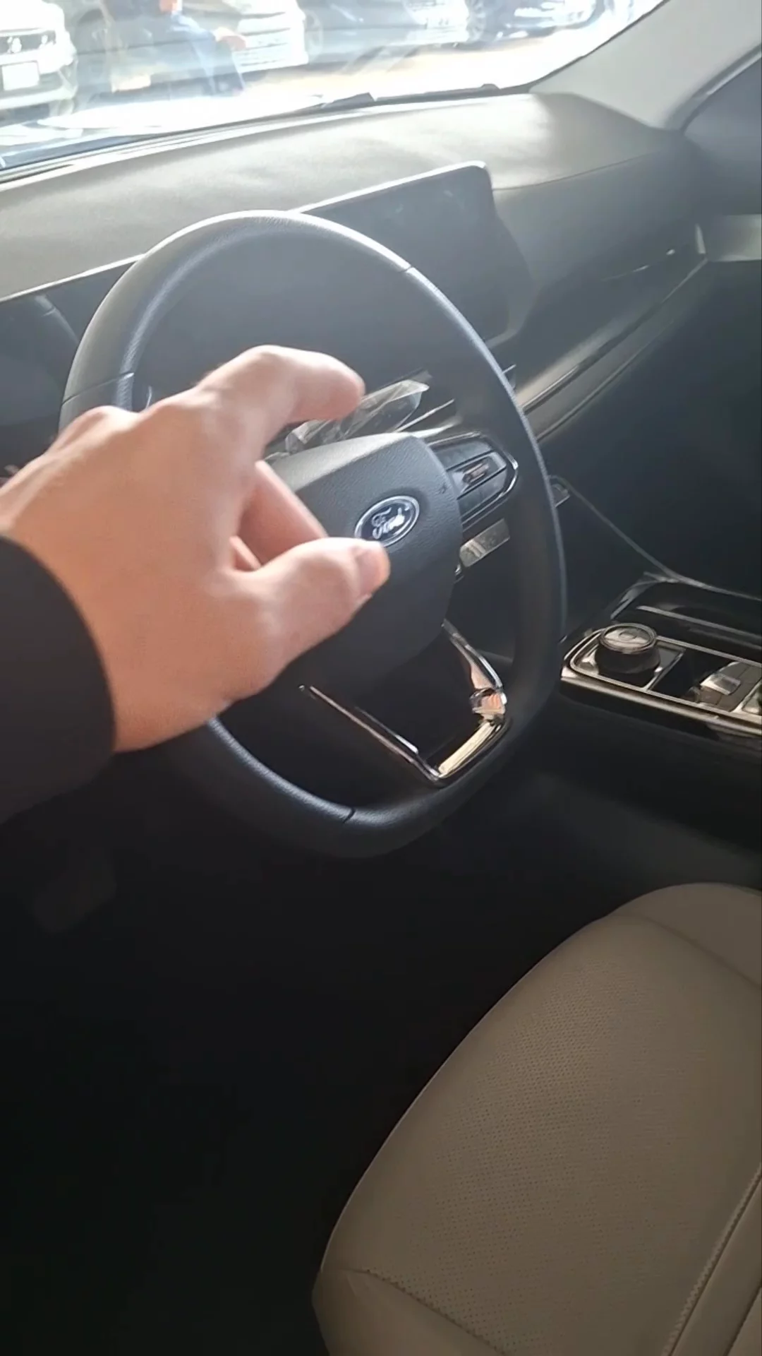 Car video thumbnail 1 of 8