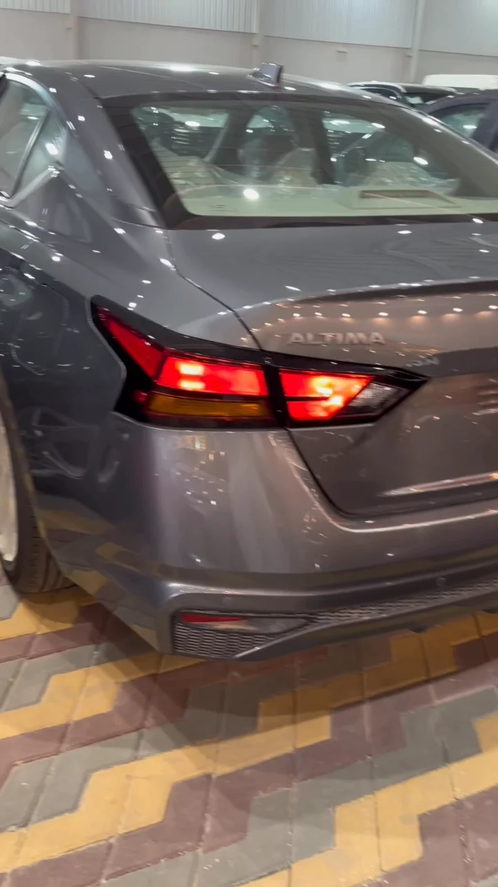 Car video thumbnail 1 of 10