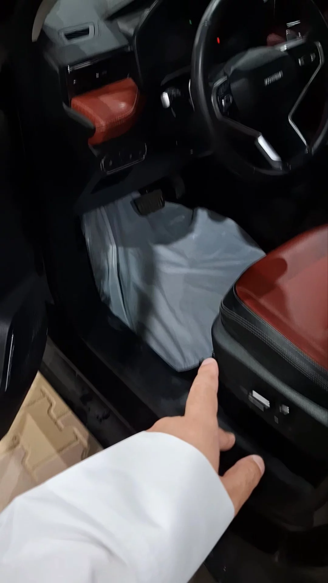 Car video thumbnail 1 of 10