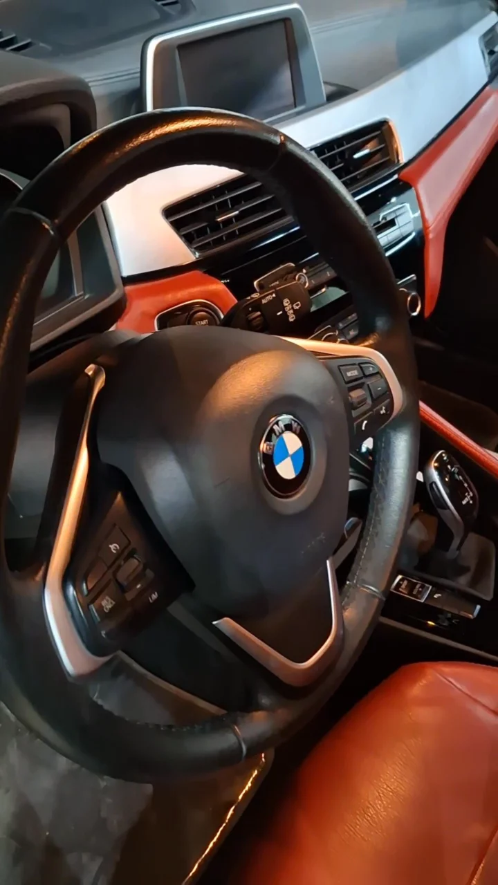 Car video thumbnail 1 of 9