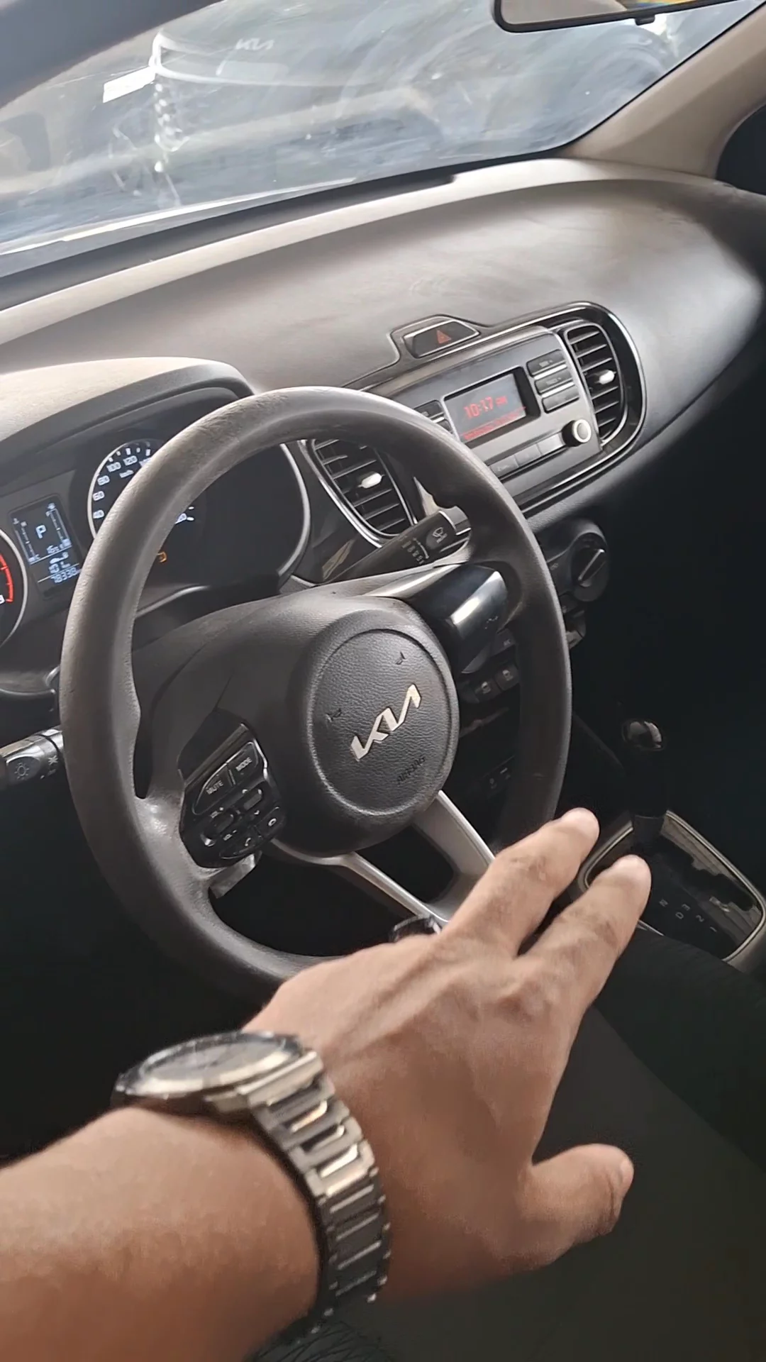 Car video thumbnail 1 of 8