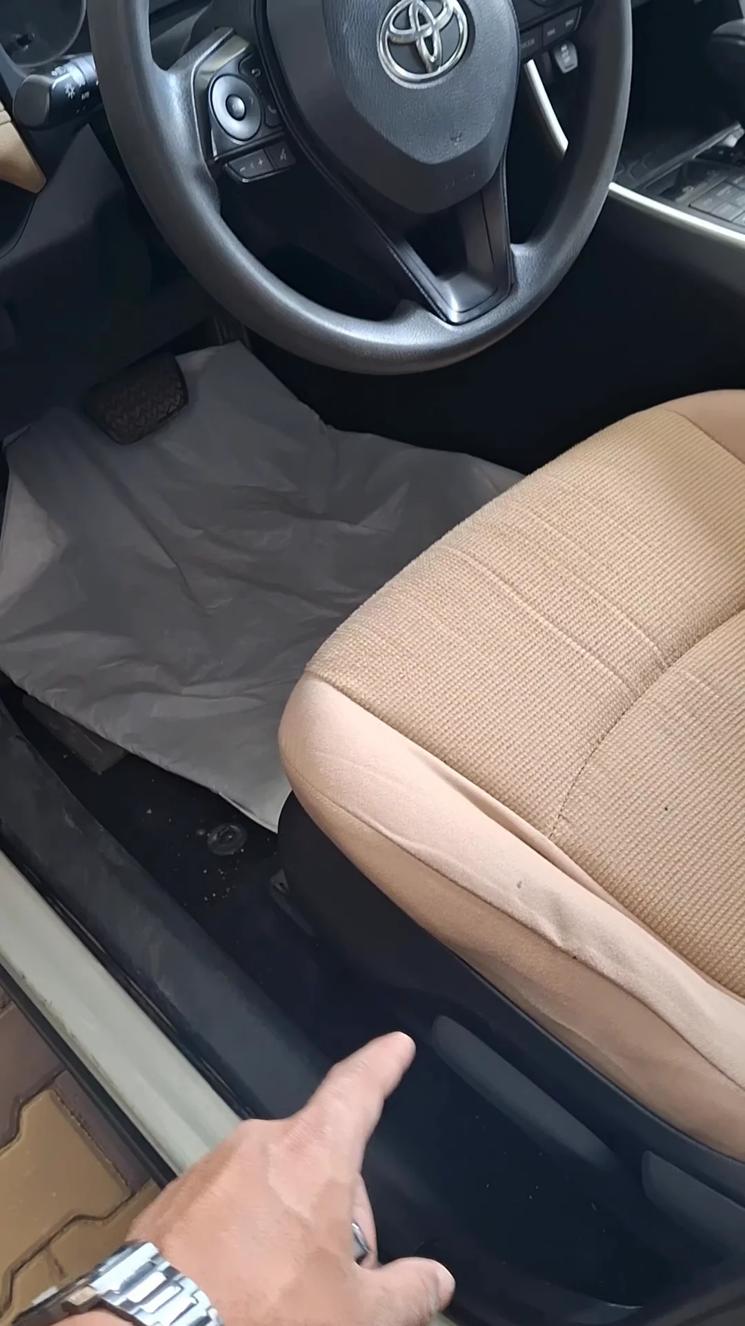 Car video thumbnail 1 of 8