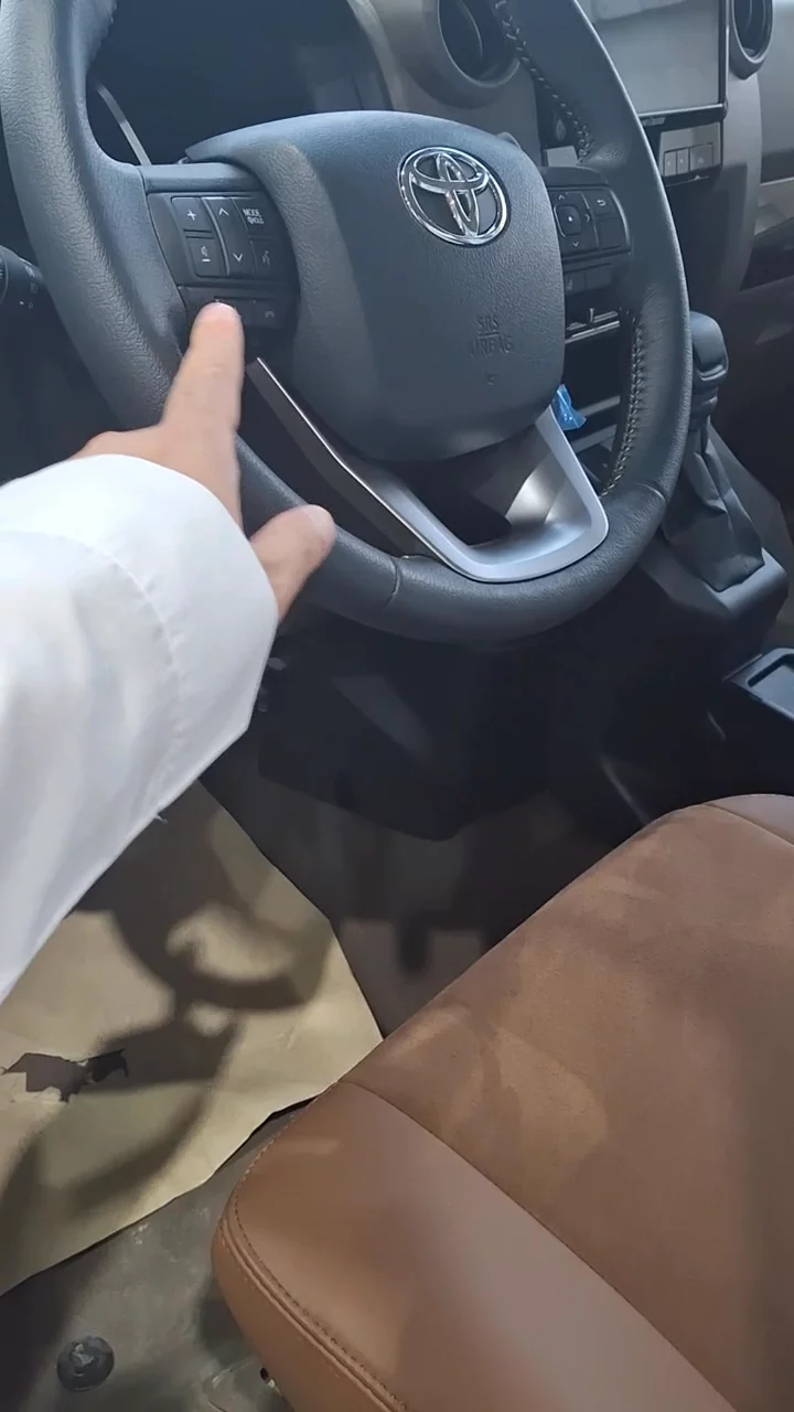 Car video thumbnail 1 of 9