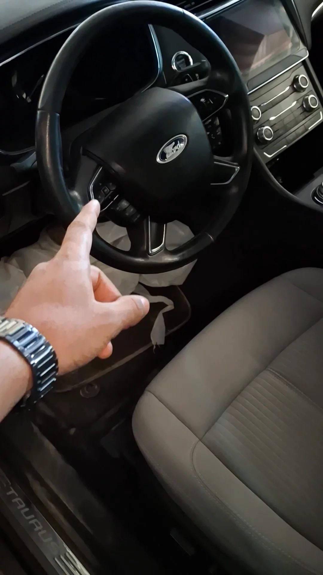 Car video thumbnail 1 of 7