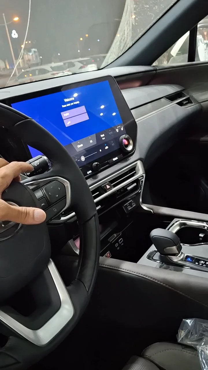 Car video thumbnail 1 of 10