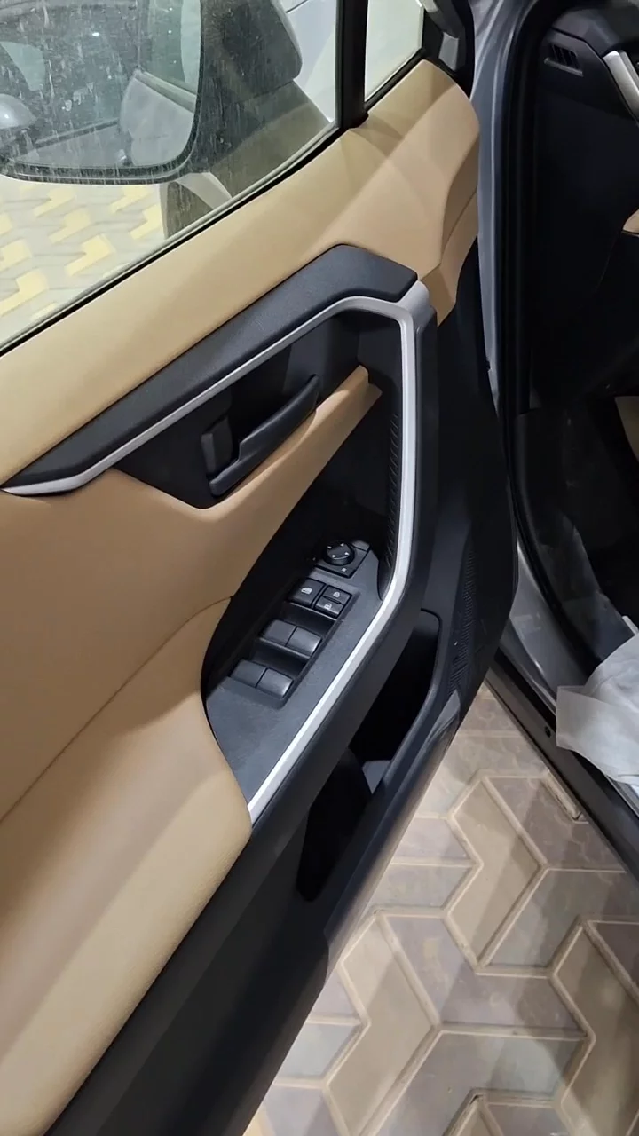 Car video thumbnail 1 of 10