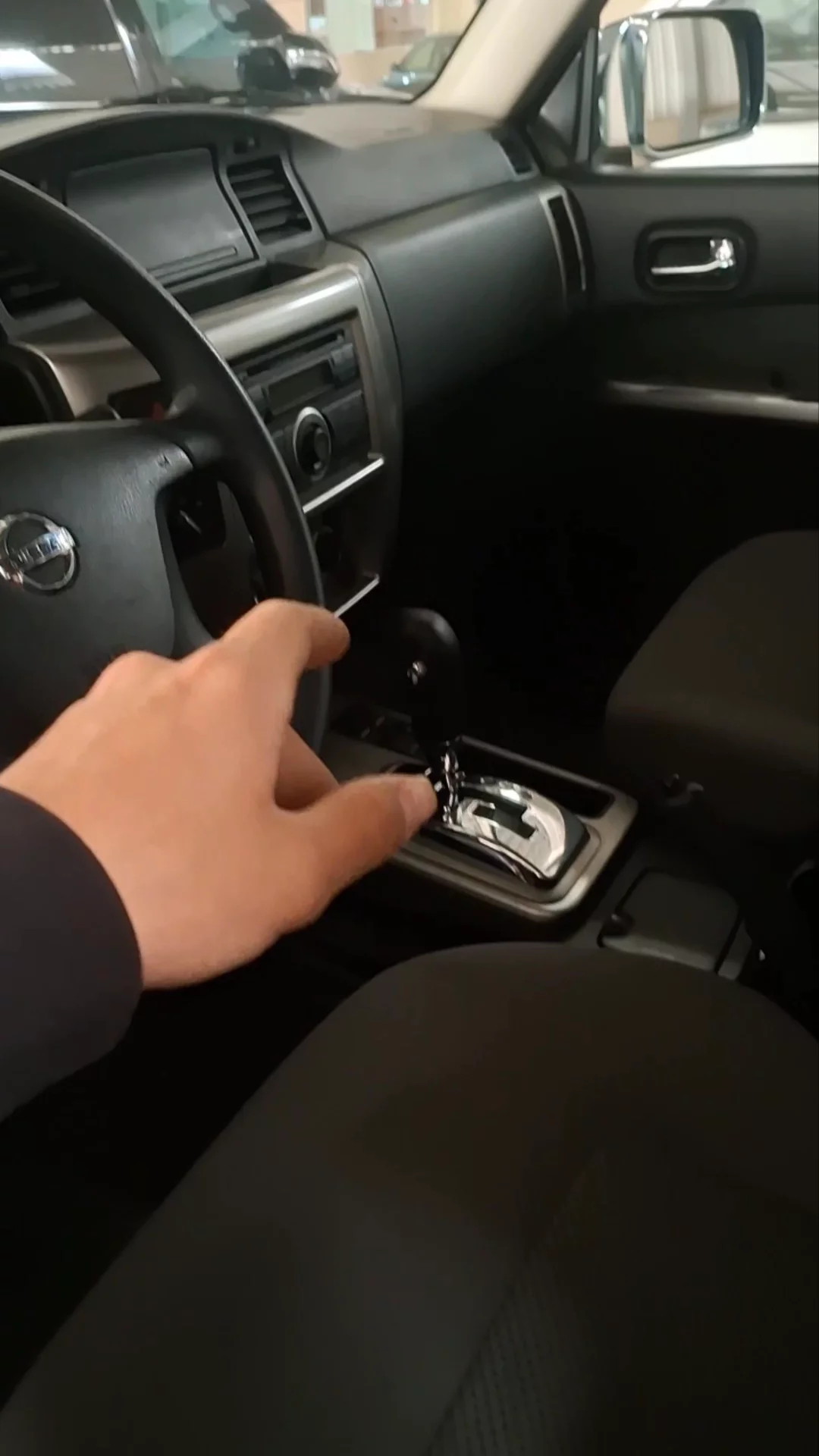 Car video thumbnail 1 of 7