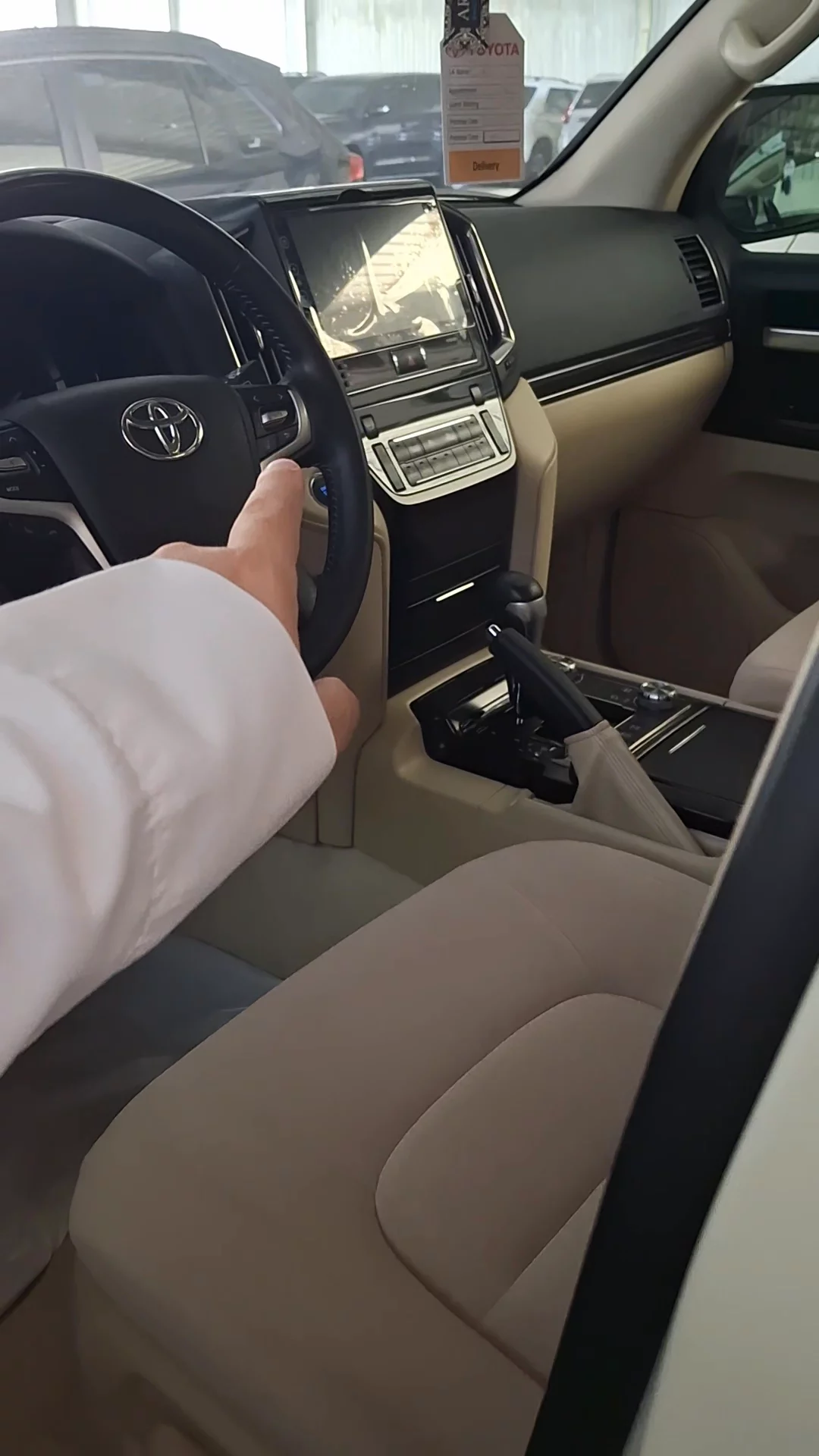 Car video thumbnail 1 of 10