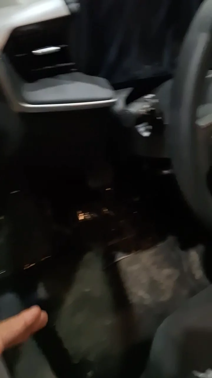 Car video thumbnail 1 of 9