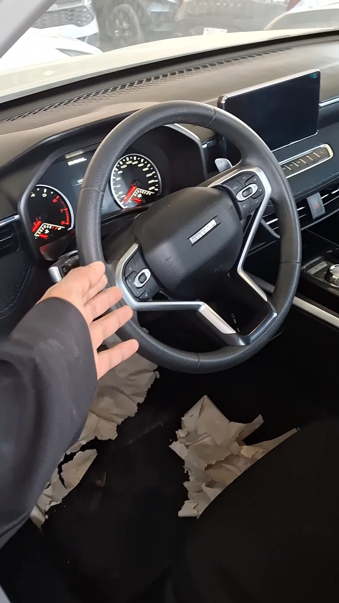 Car video thumbnail 1 of 8