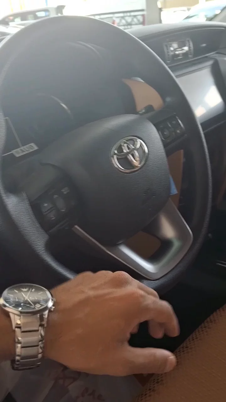 Car video thumbnail 1 of 10