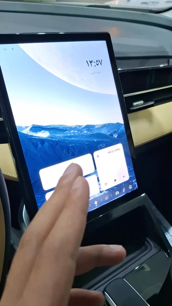 Car video thumbnail 1 of 9