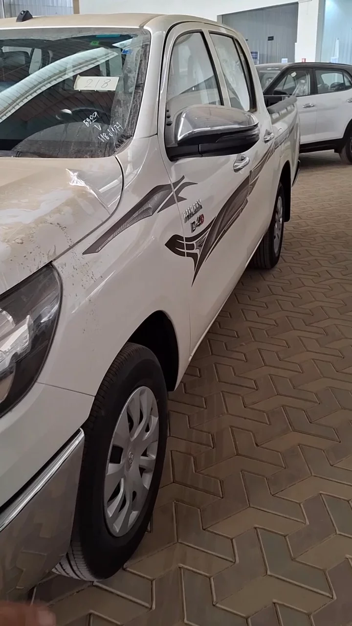 Car video thumbnail 1 of 9