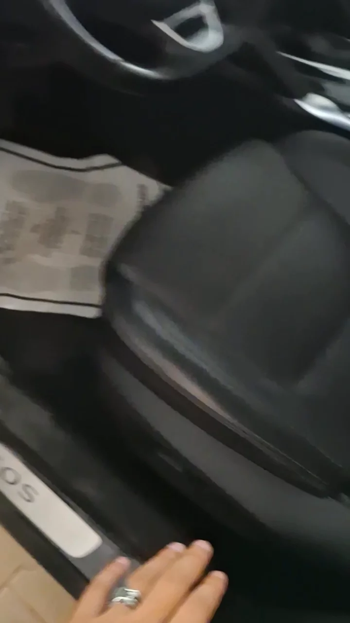 Car video thumbnail 1 of 8