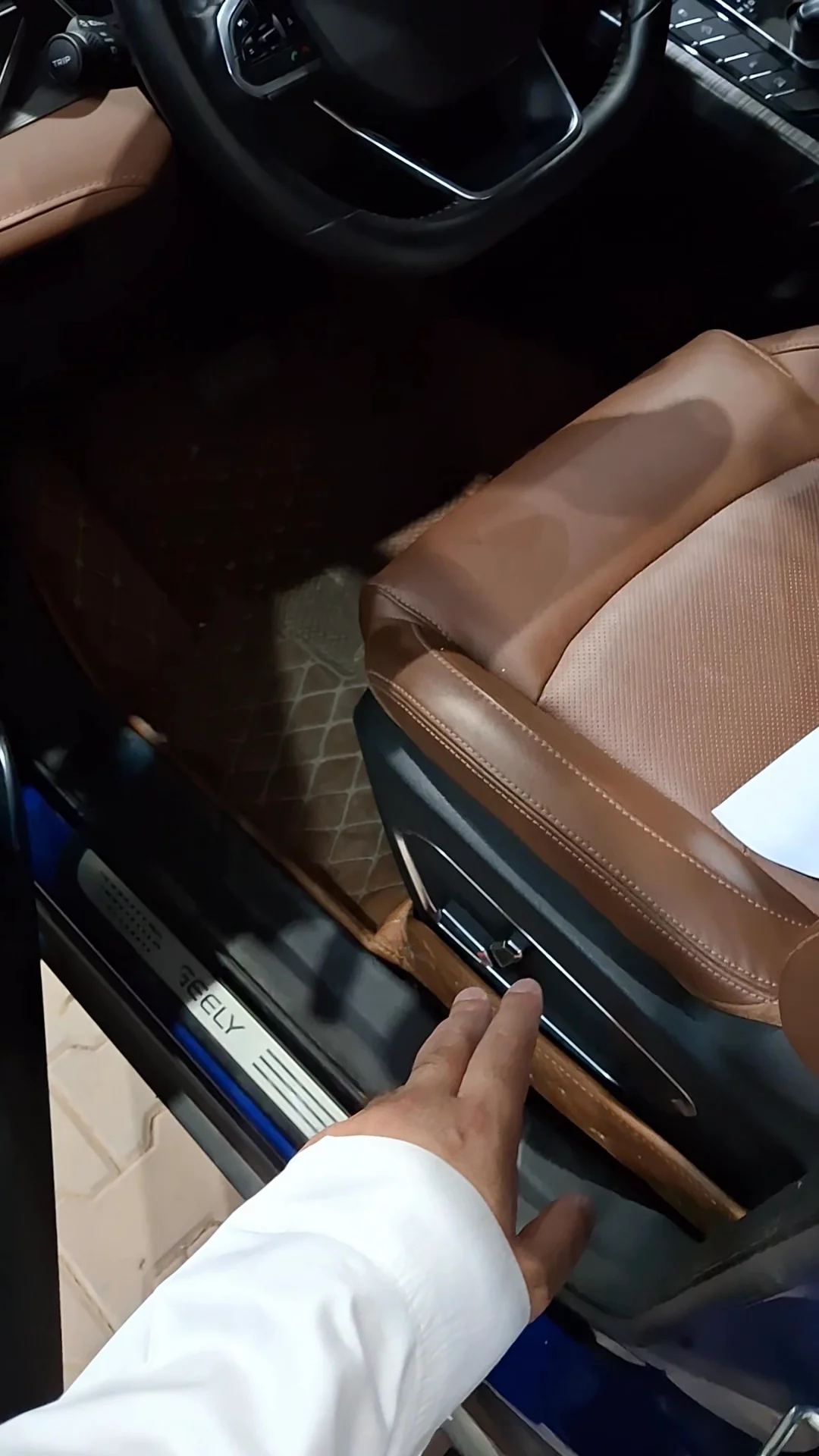 Geely Azkarra GF 2021