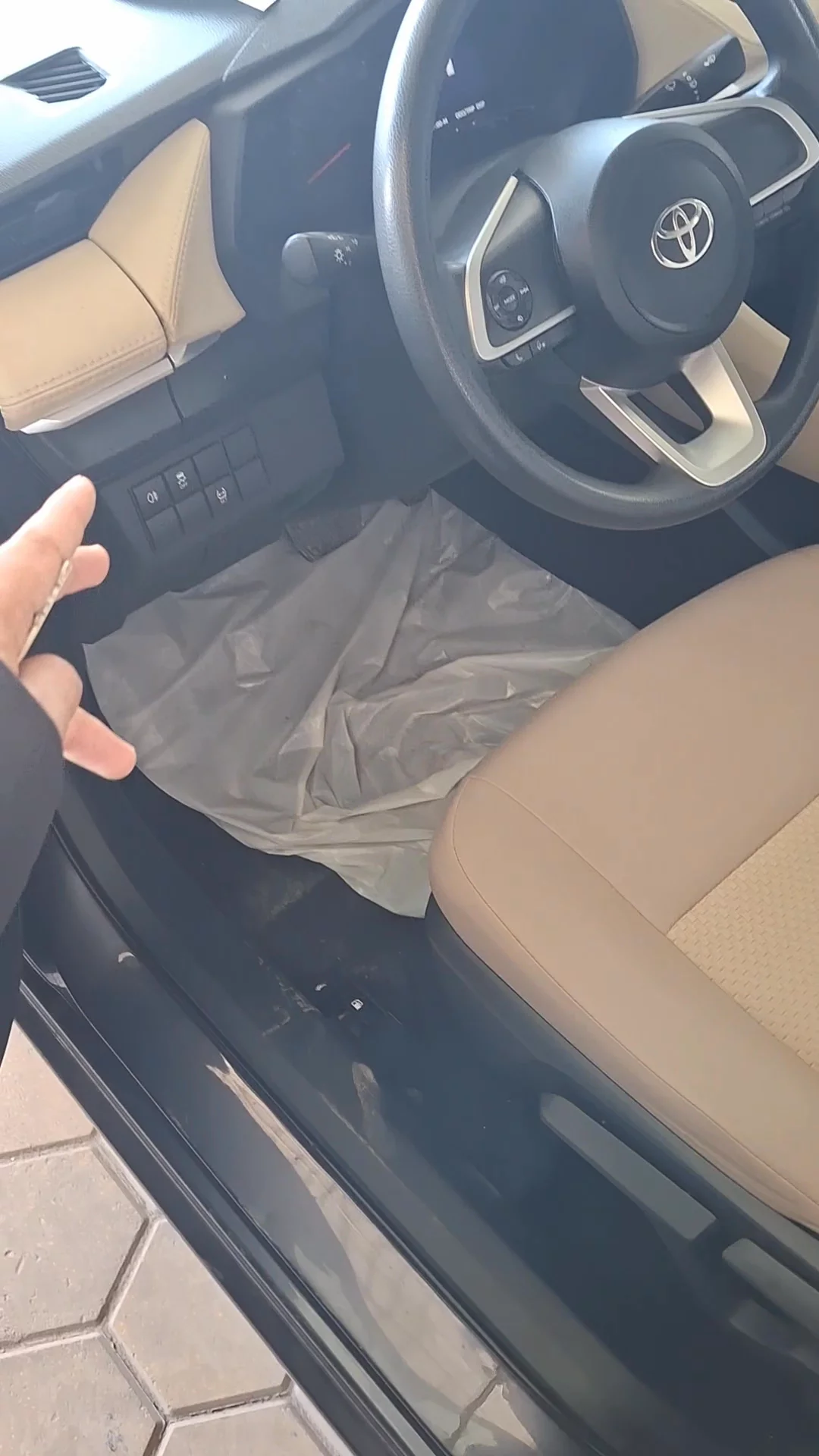 Car video thumbnail 1 of 7