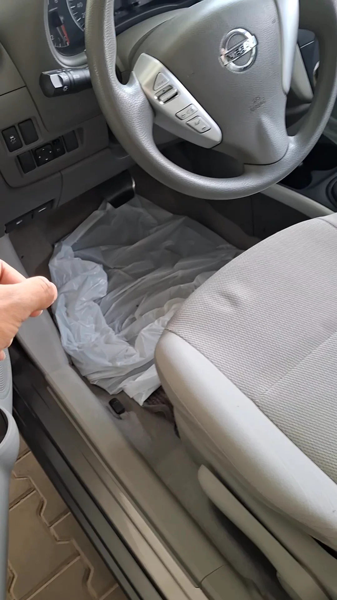 Car video thumbnail 1 of 8