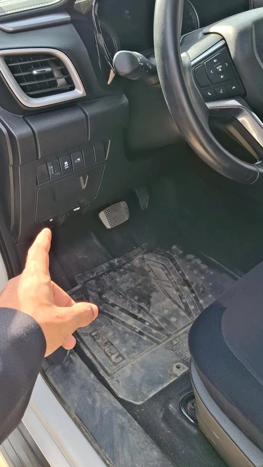 Car video thumbnail 1 of 9