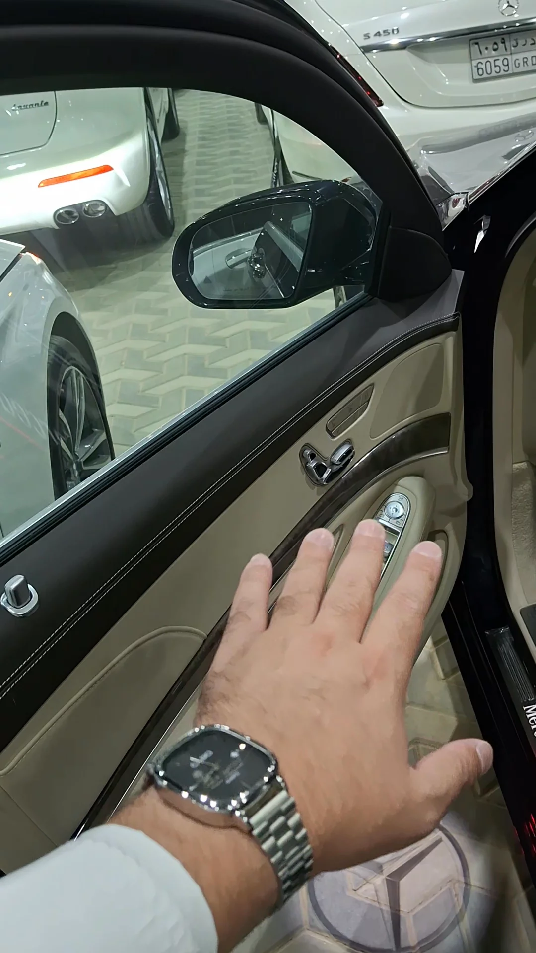 Car video thumbnail 1 of 9