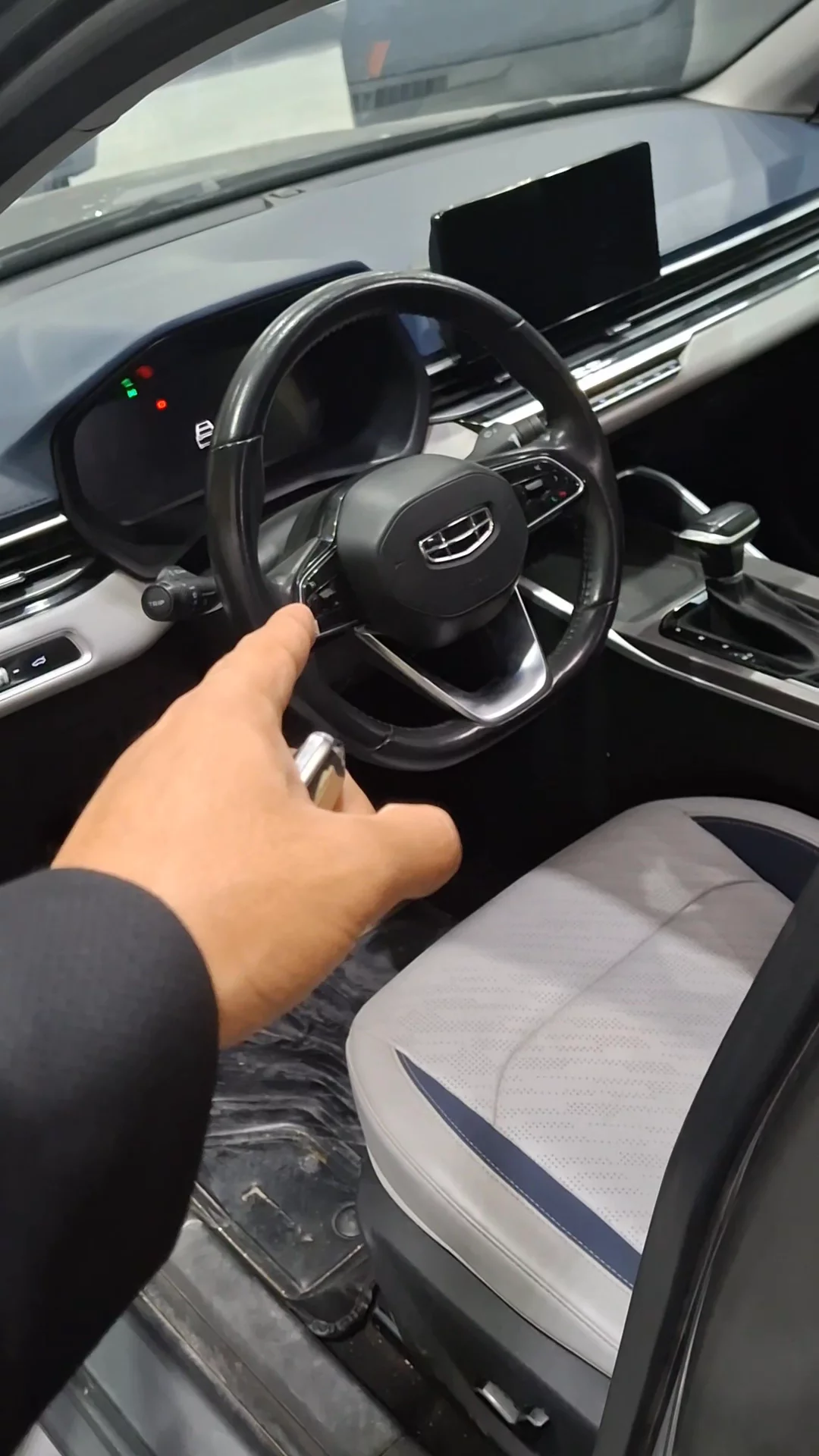 جيلي امجراند GK 2023