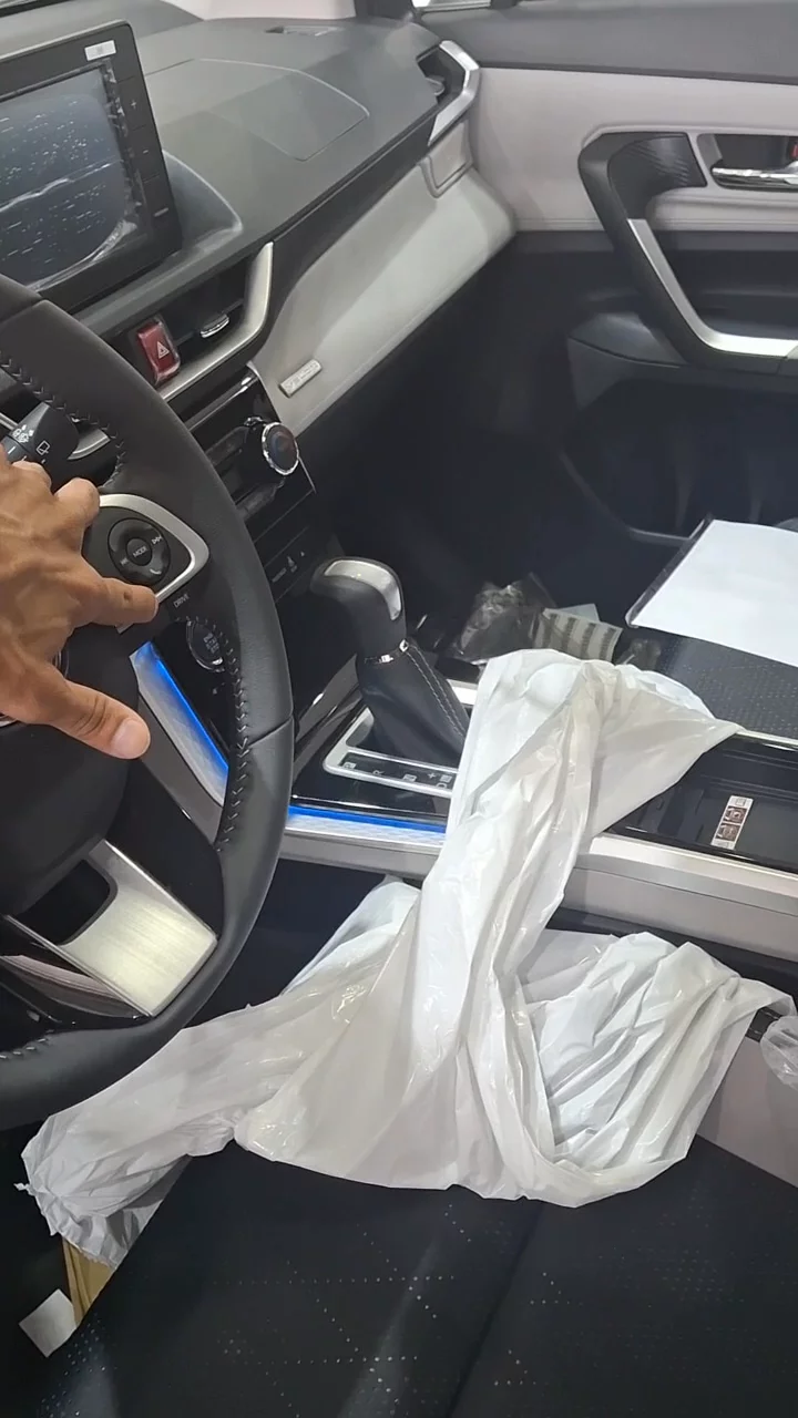 Car video thumbnail 1 of 10