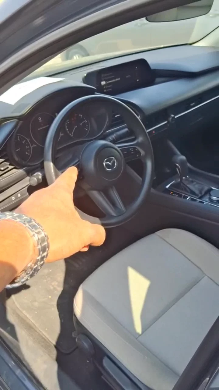 Car video thumbnail 1 of 7