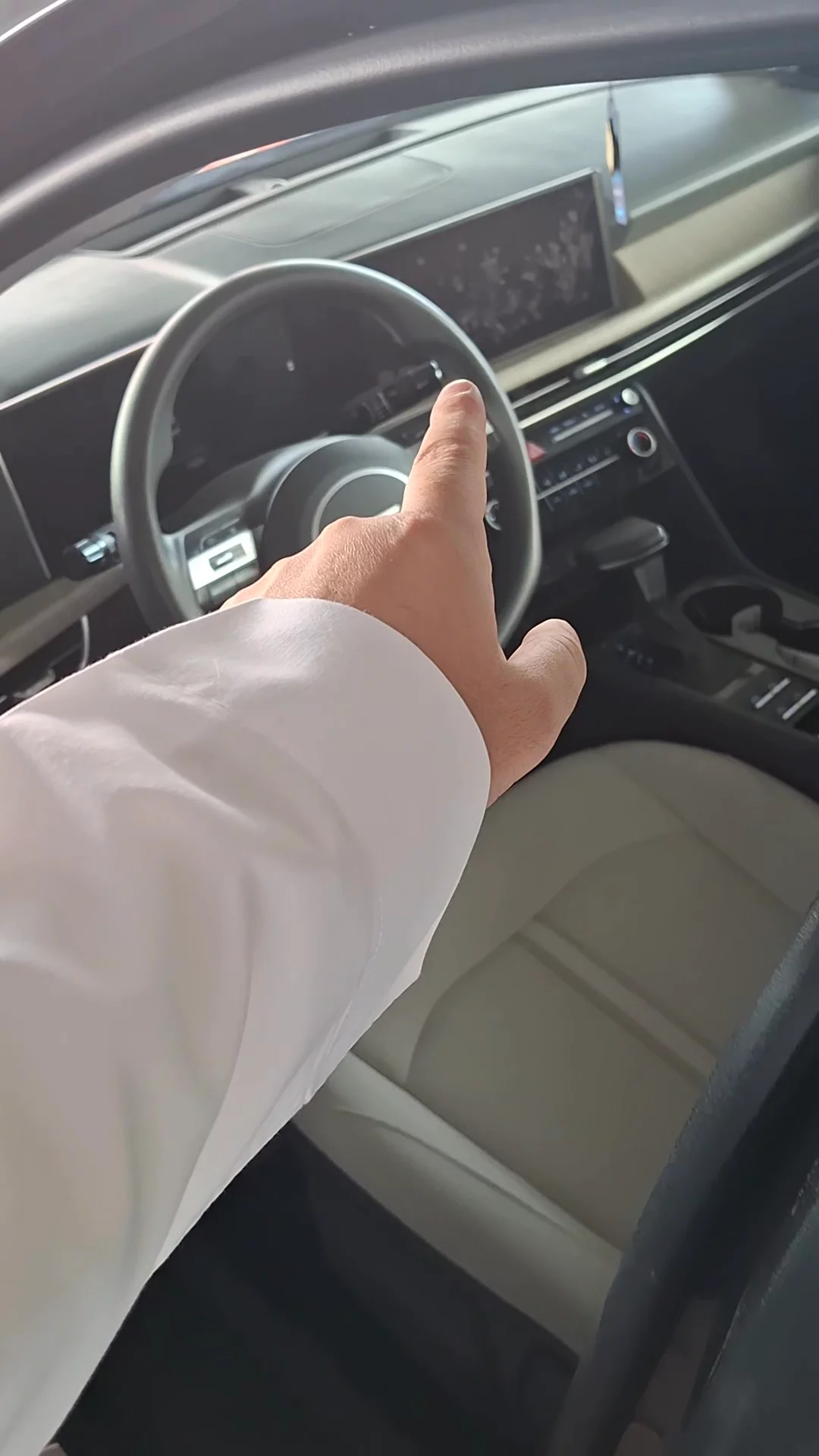 Car video thumbnail 1 of 10