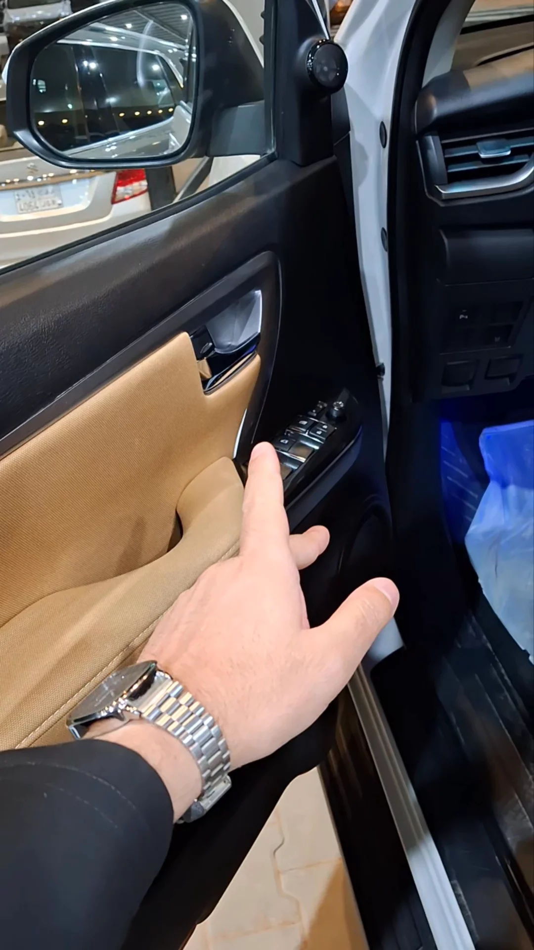 Car video thumbnail 1 of 11