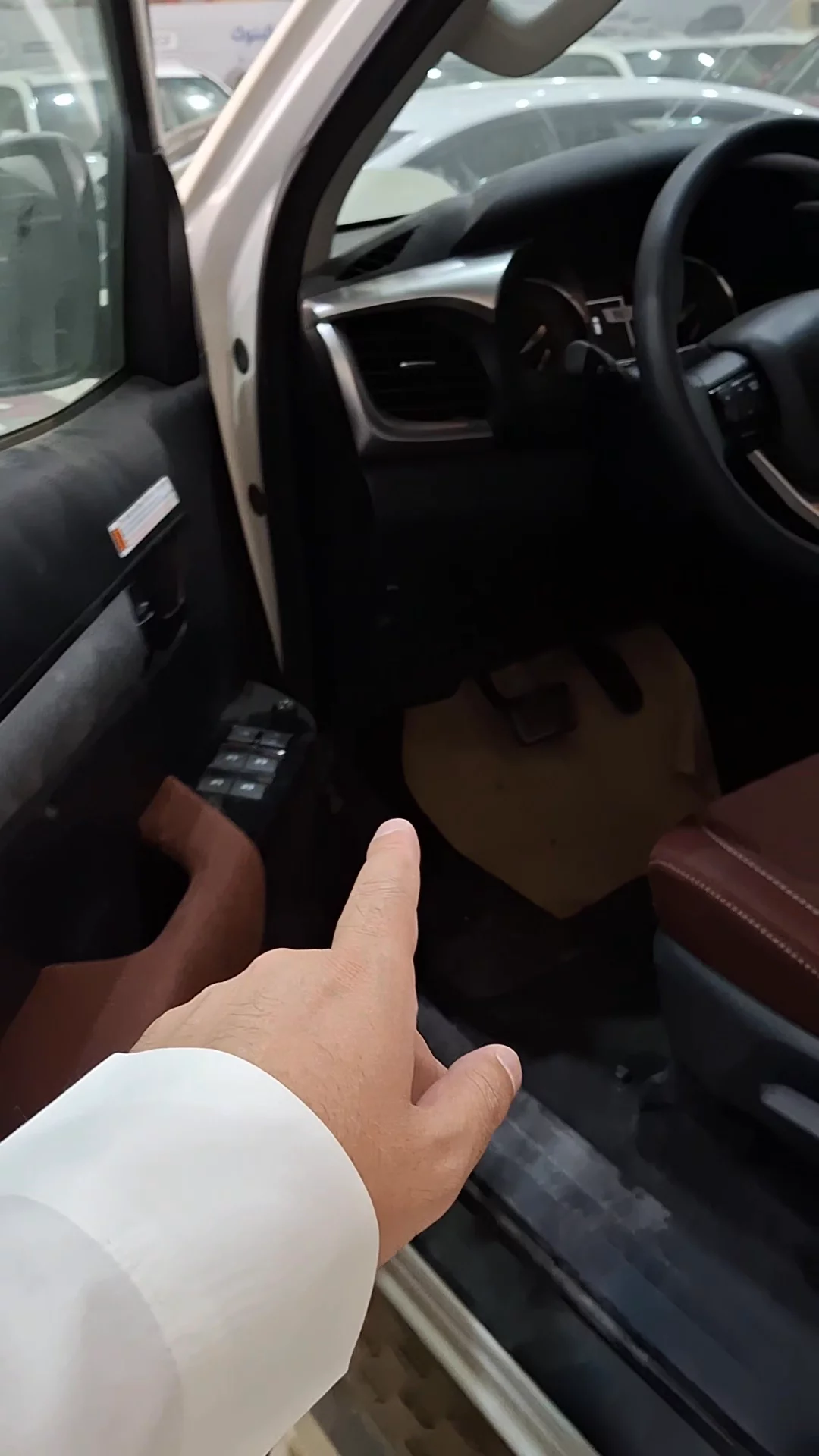 Car video thumbnail 1 of 10