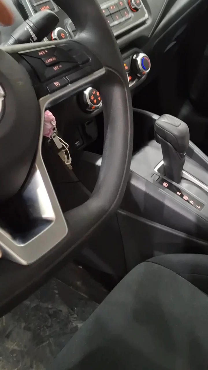 Car video thumbnail 1 of 9