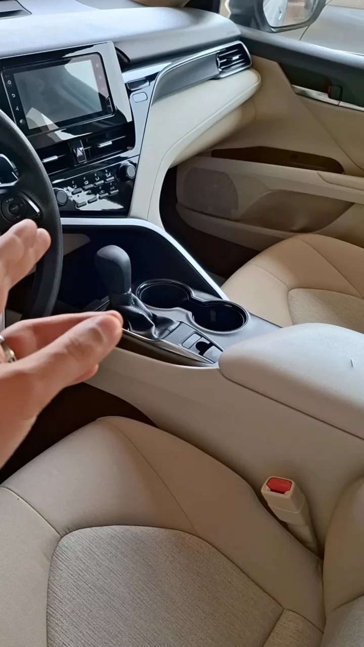 تويوتا كامري LE 2024