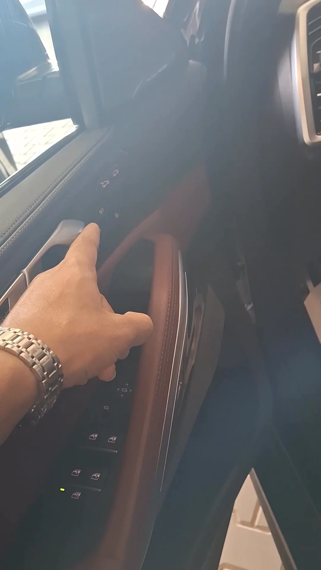 Car video thumbnail 1 of 7