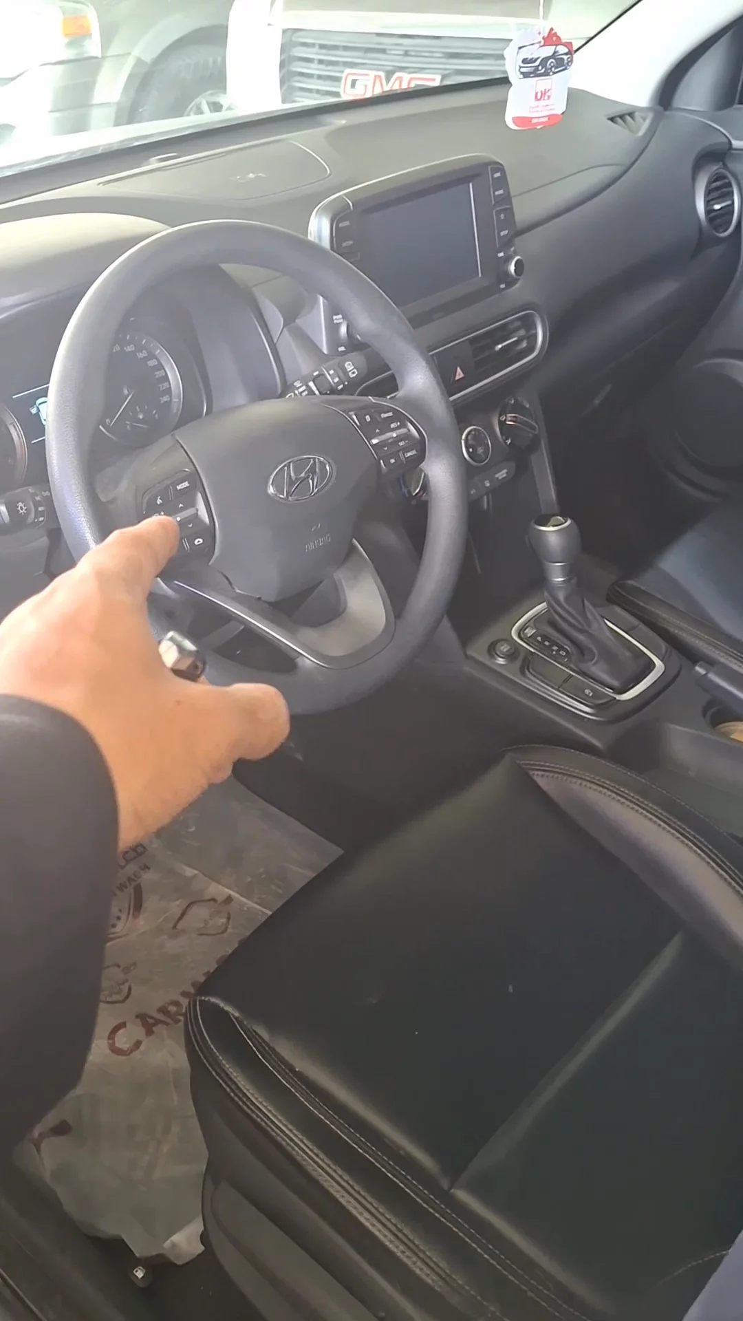 Car video thumbnail 1 of 7