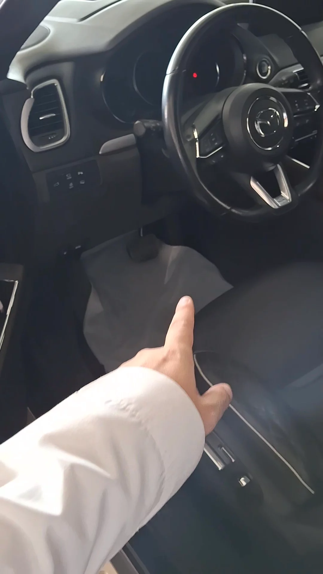 Car video thumbnail 1 of 9