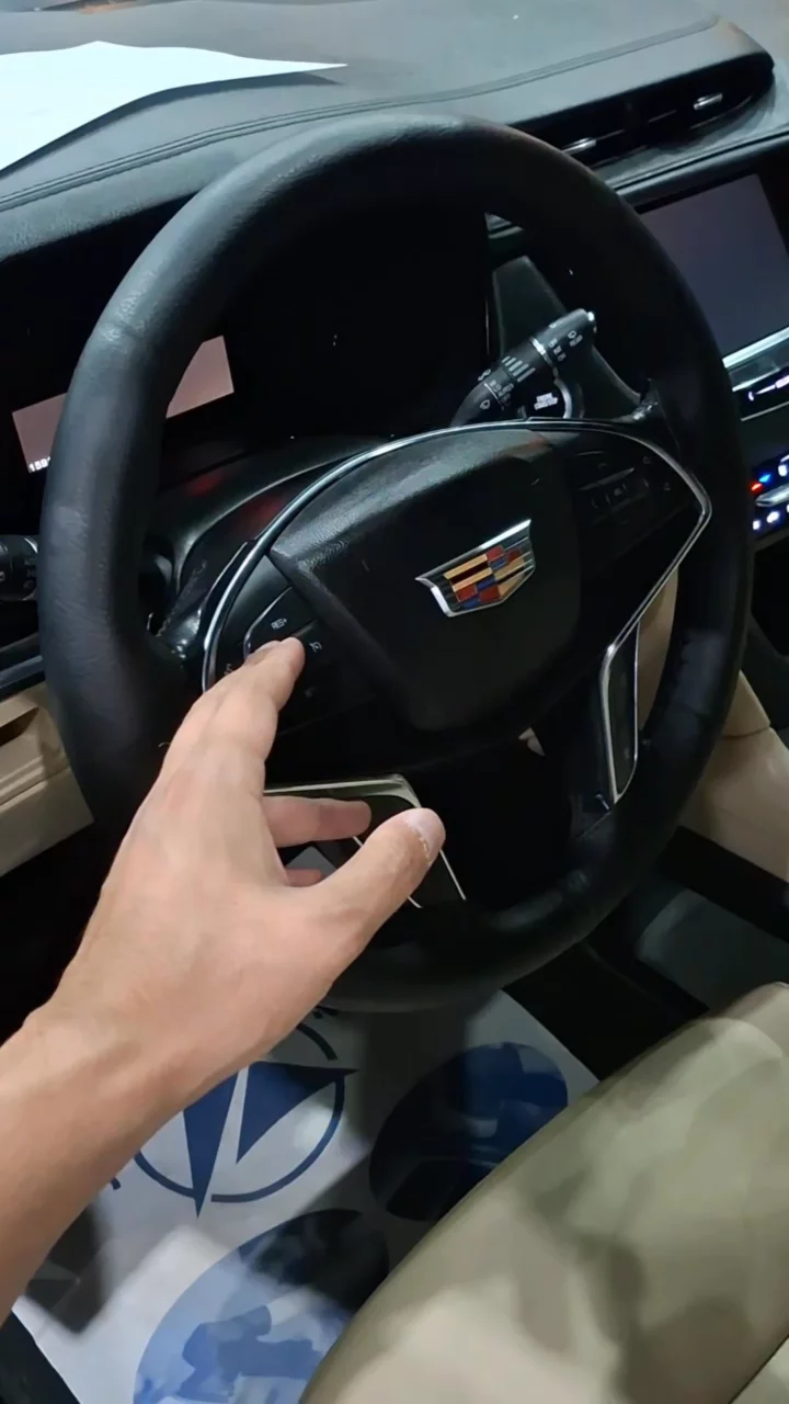 Car video thumbnail 1 of 8