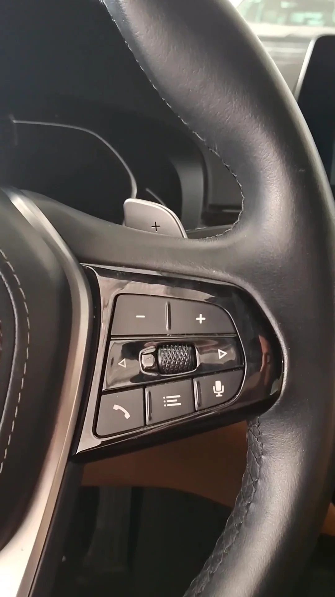 Car video thumbnail 1 of 9