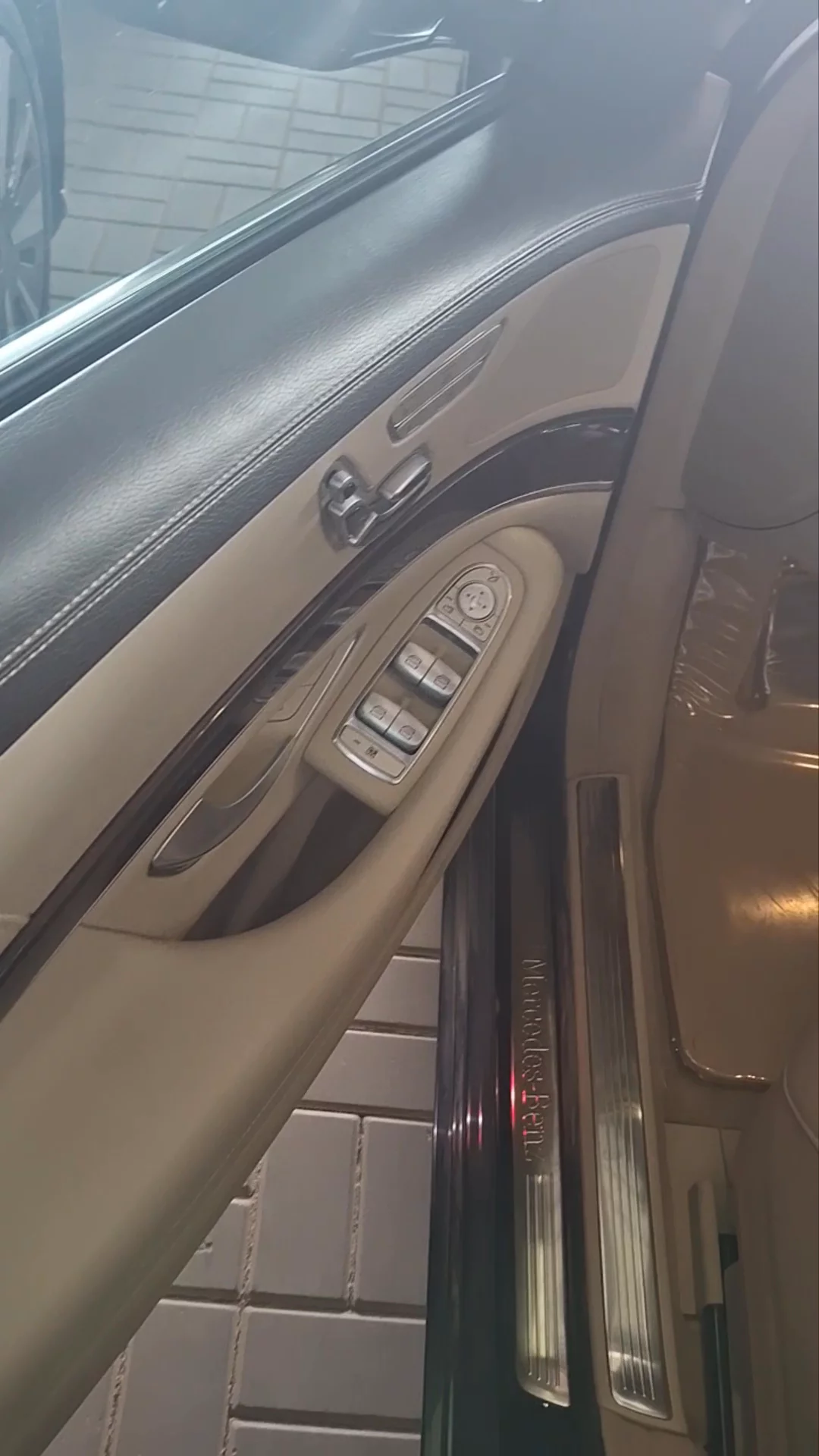 Car video thumbnail 1 of 8