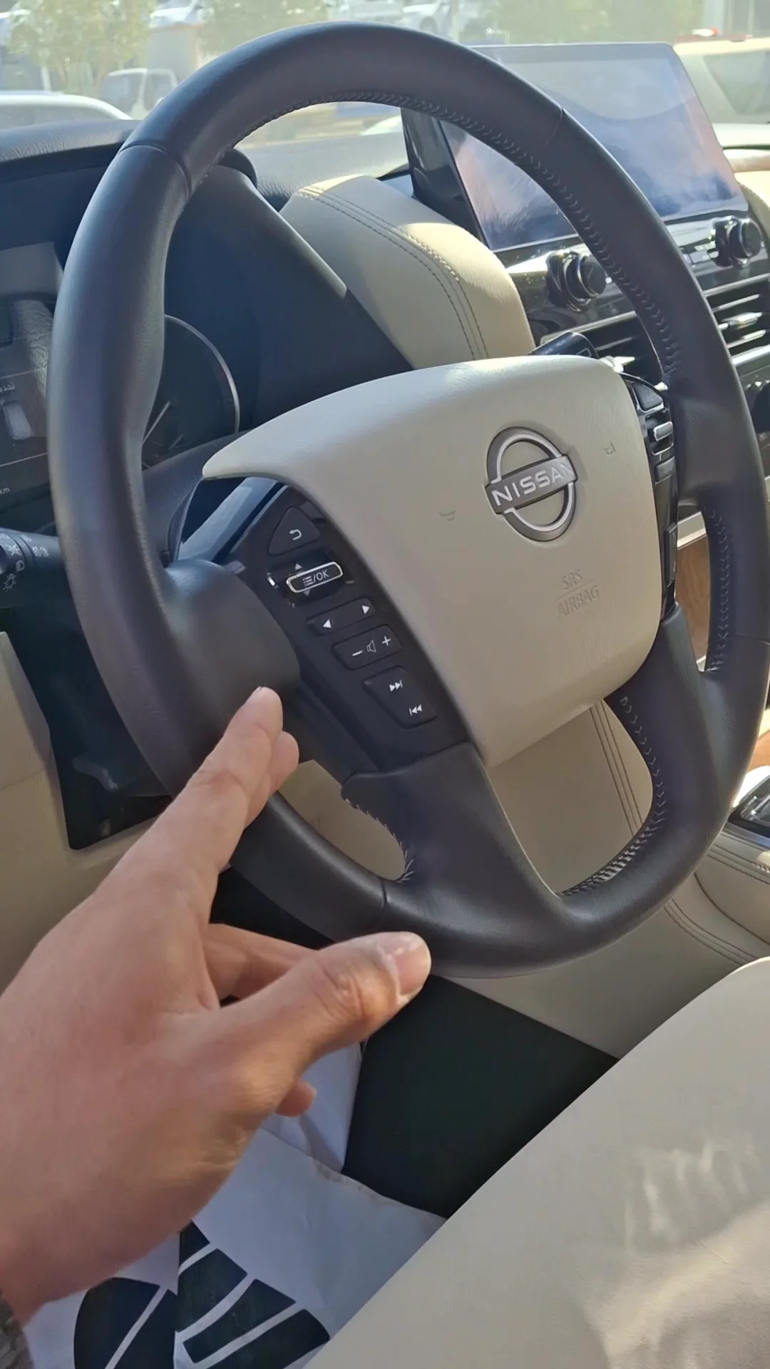 Car video thumbnail 1 of 8