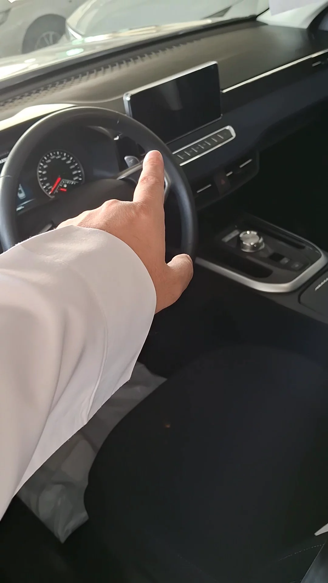 Car video thumbnail 1 of 11