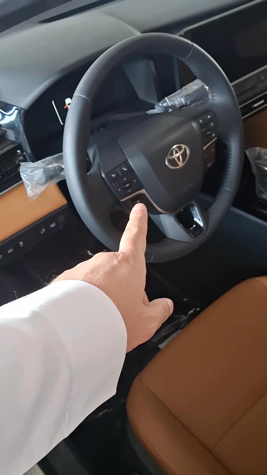 Car video thumbnail 1 of 10